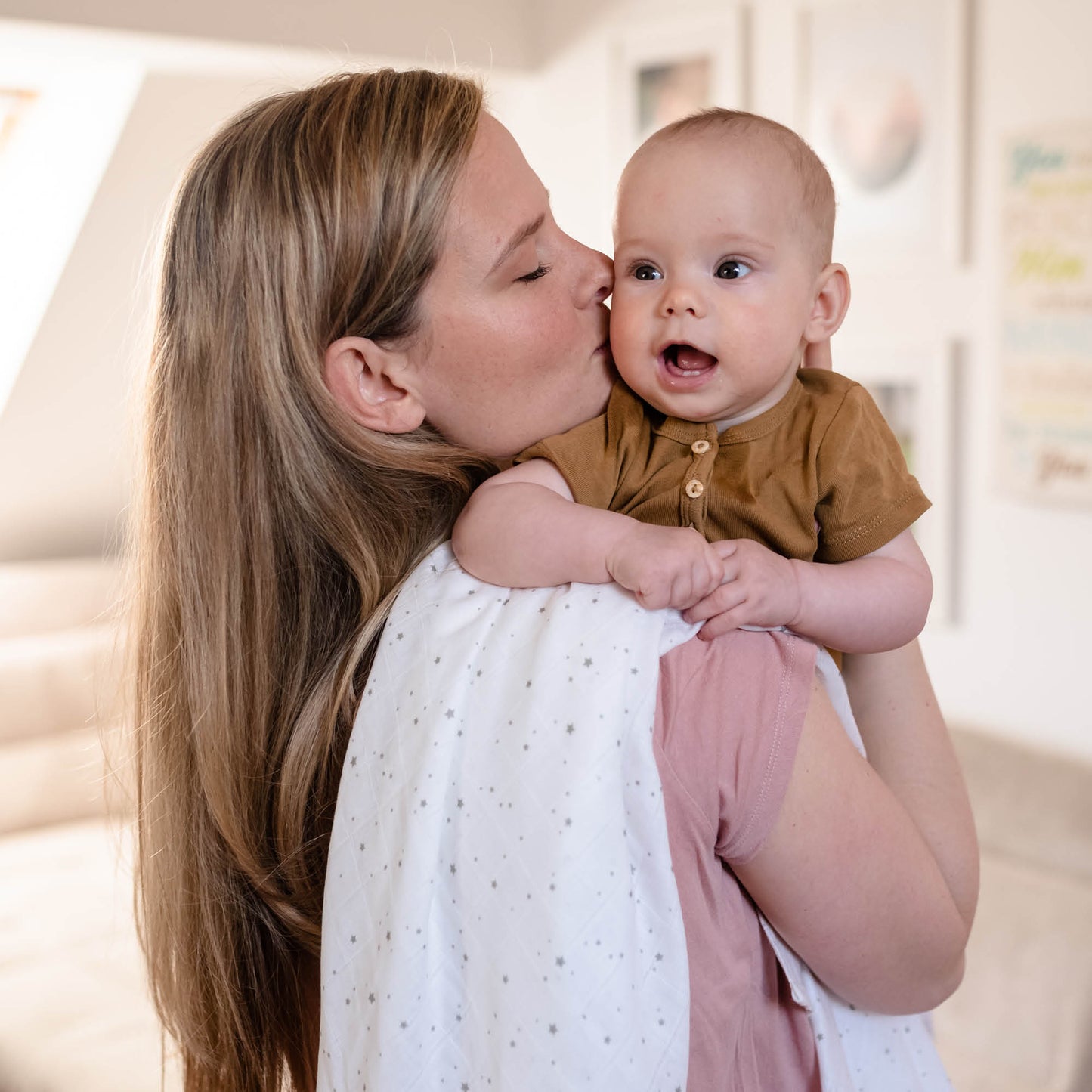 CuddleBug Muslin Cotton Swaddle Blankets (4 Pack) – Starry Nights design. Made from 100% premium muslin cotton, these extra-large, breathable 4x4 ft swaddles provide lightweight comfort and cozy security for better sleep.